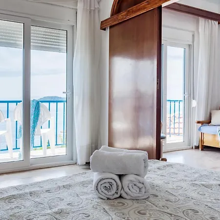 Helios Apartment Skiathos Town